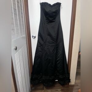 Saison Blanche Black Strapless Wedding Dress